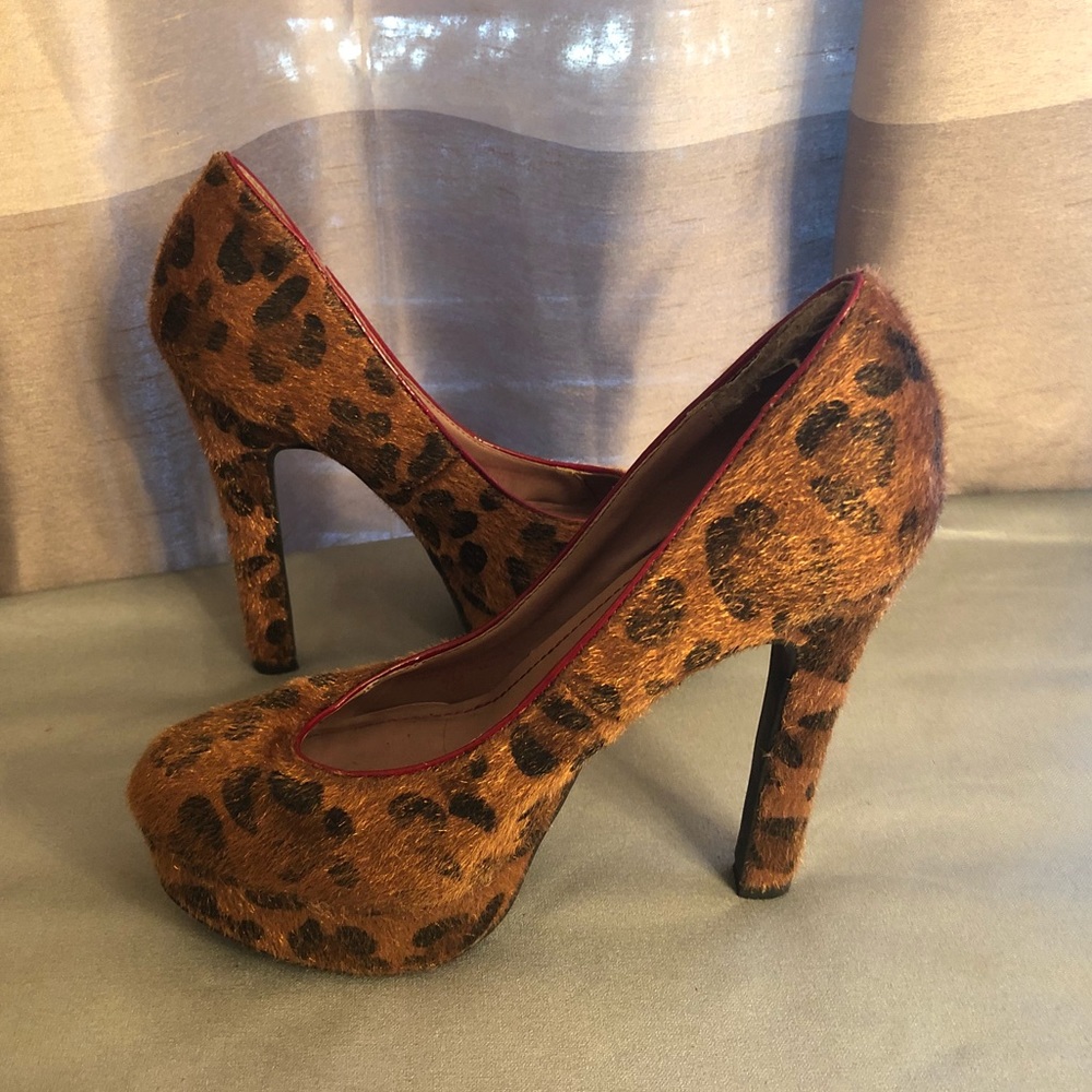 Cheetah printed mobhair heels.